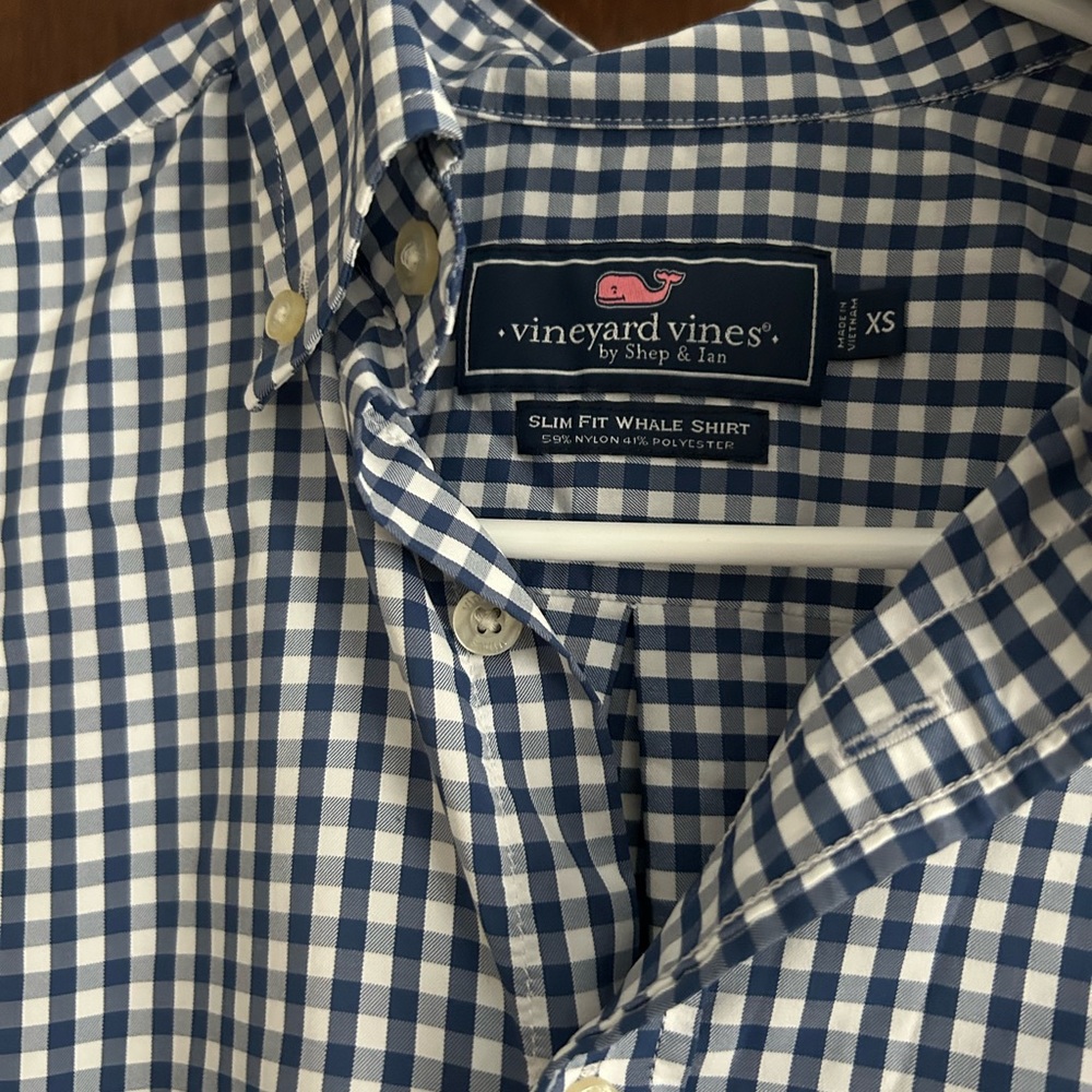 Men's Vineyard Vines performance shirt.